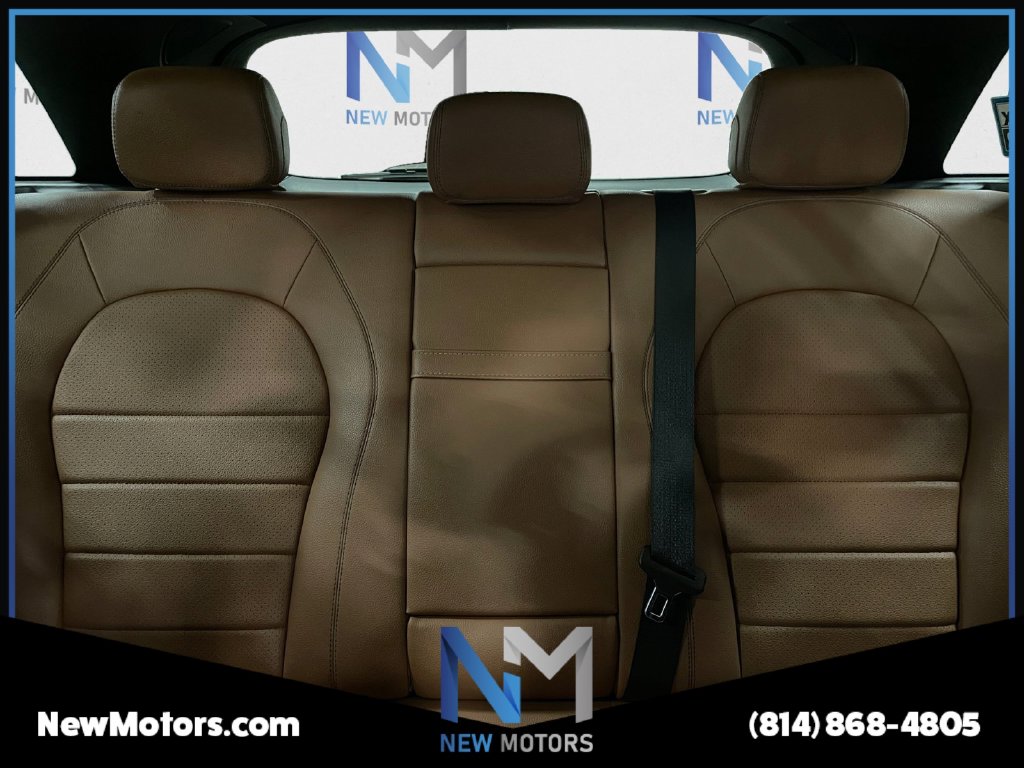 2021 Mercedes-Benz GLC 300 photo 13 of 17