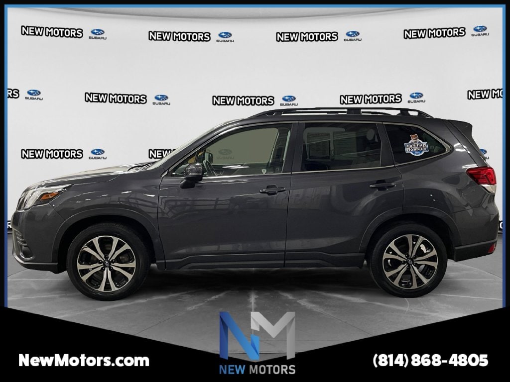 2023 Subaru Forester photo 2 of 18
