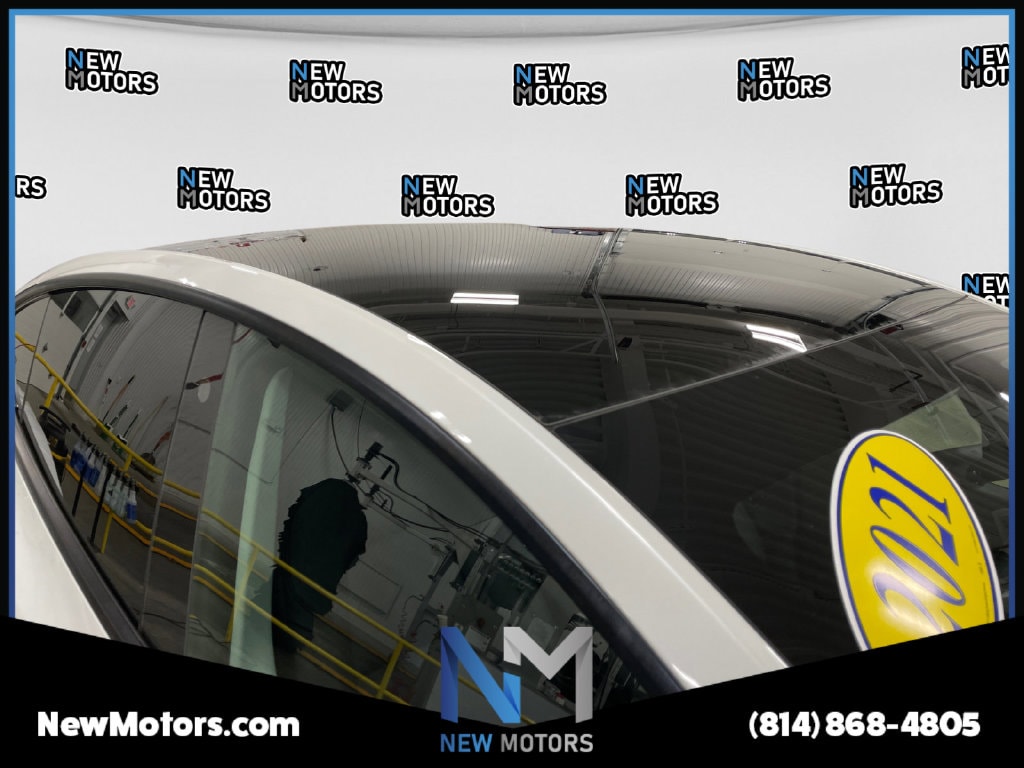 2021 Tesla Model Y photo 16 of 17