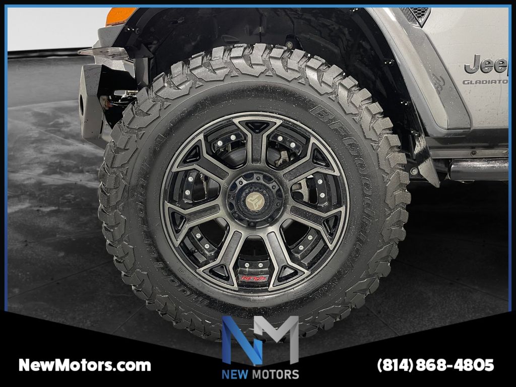 2023 Jeep Gladiator photo 12 of 13
