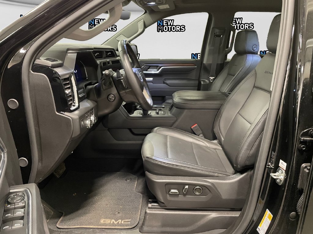 2026 GMC Sierra 1500 photo 9 of 16