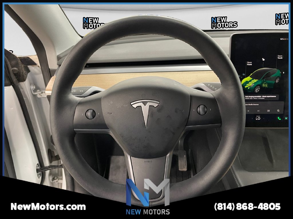 2021 Tesla Model Y photo 12 of 17
