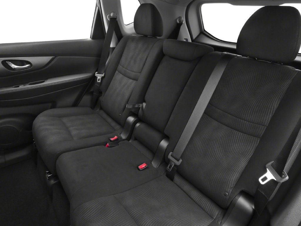 2016 Nissan Rogue photo 10 of 16
