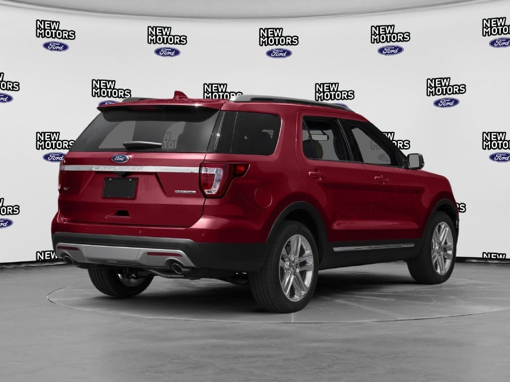 2016 Ford Explorer photo 2 of 10