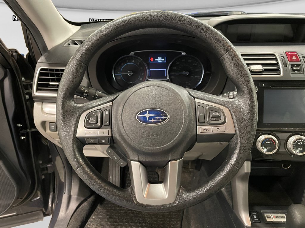 2018 Subaru Forester photo 12 of 16