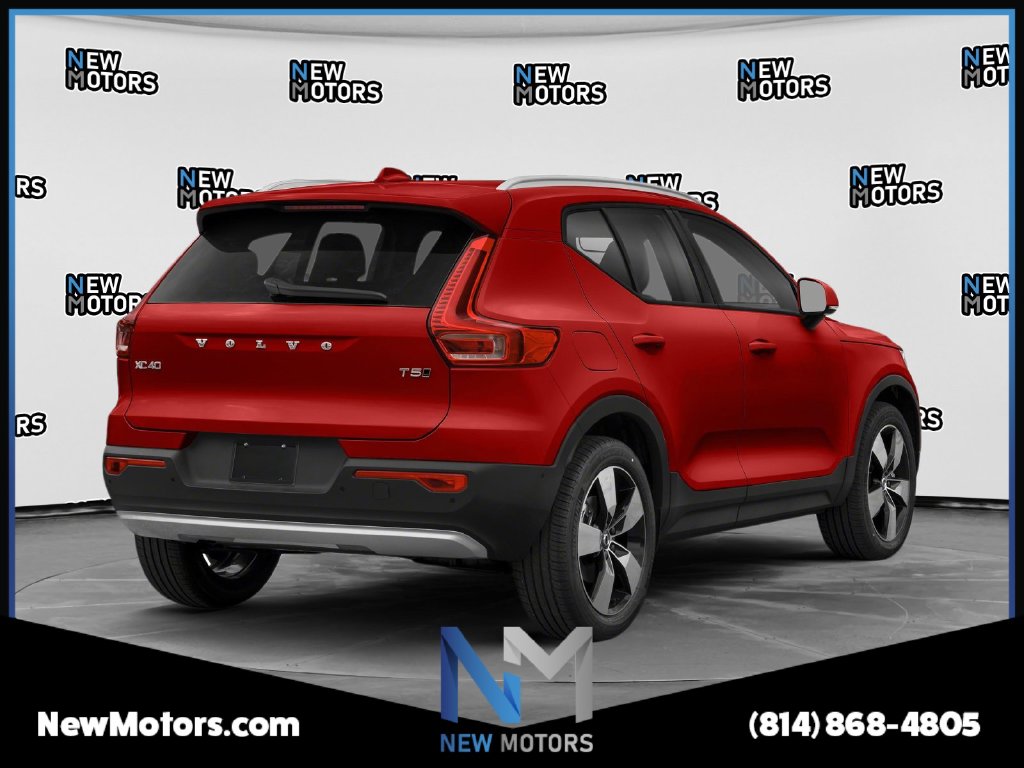 2020 Volvo XC40 photo 2 of 11