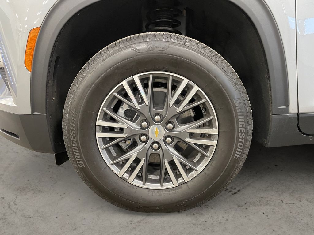 2026 Chevrolet Traverse LT Sterling Gray at Nick Chevrolet