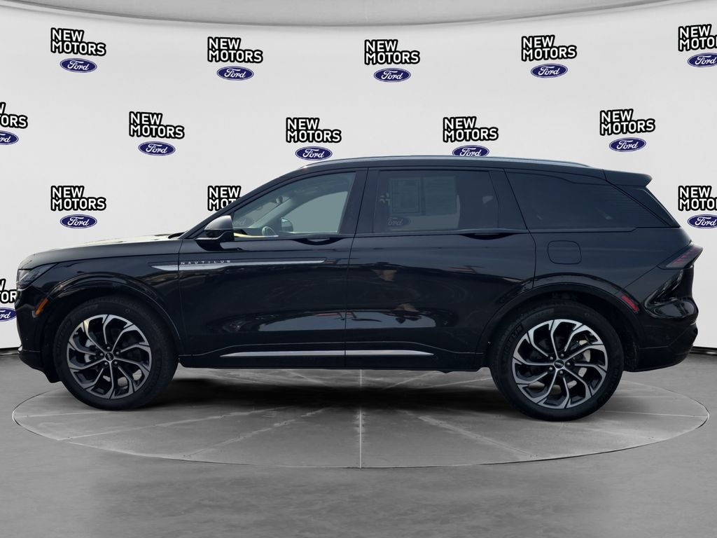 2024 Lincoln Nautilus Reserve Black Metallic at New Motors