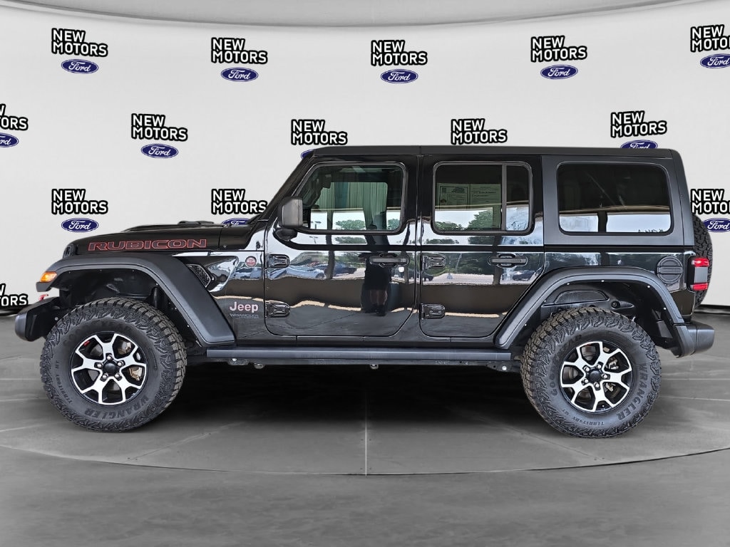 2021 Jeep Wrangler photo 2 of 17