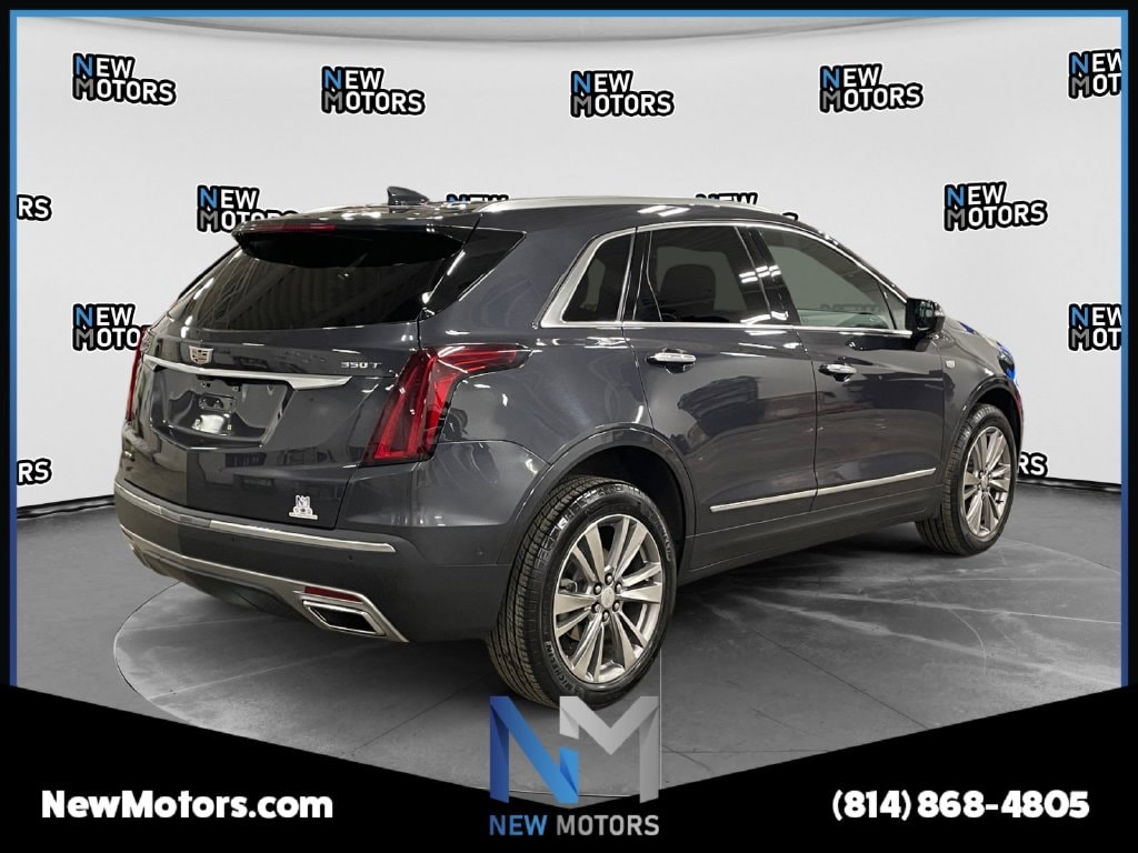 2023 Cadillac XT5 photo 5 of 17