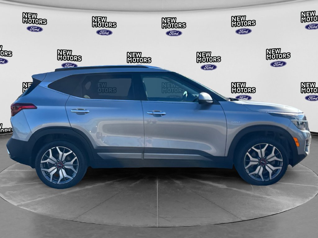 2022 Kia Seltos photo 7 of 16