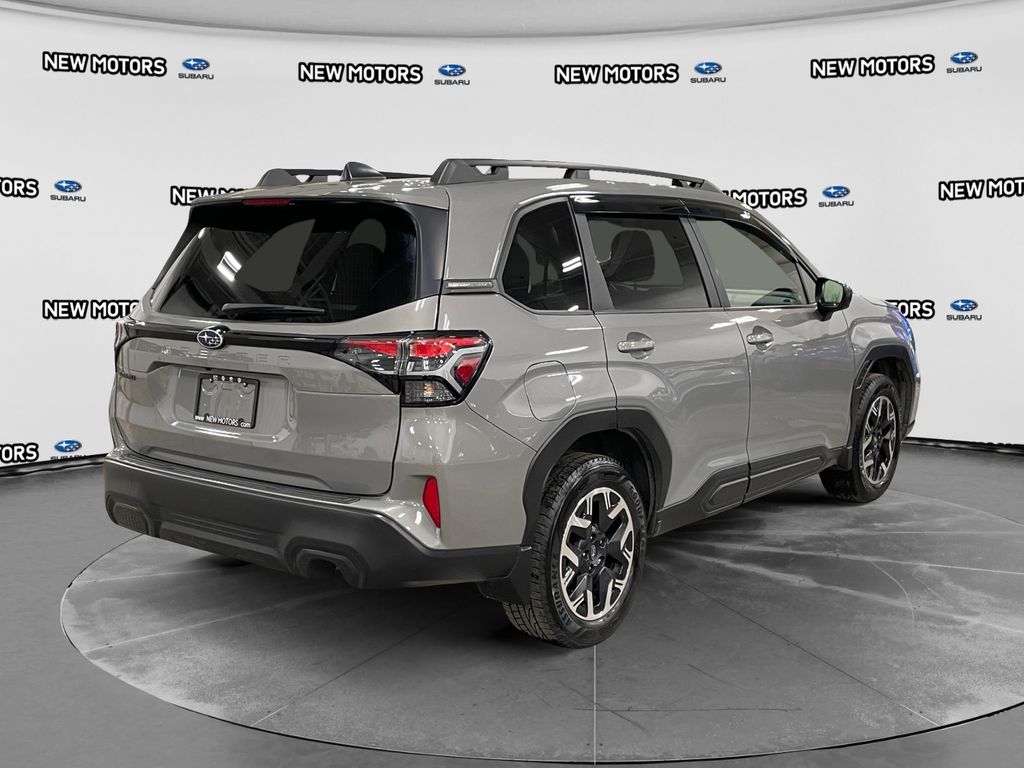 2025 Subaru Forester Premium Pearl at New Motors
