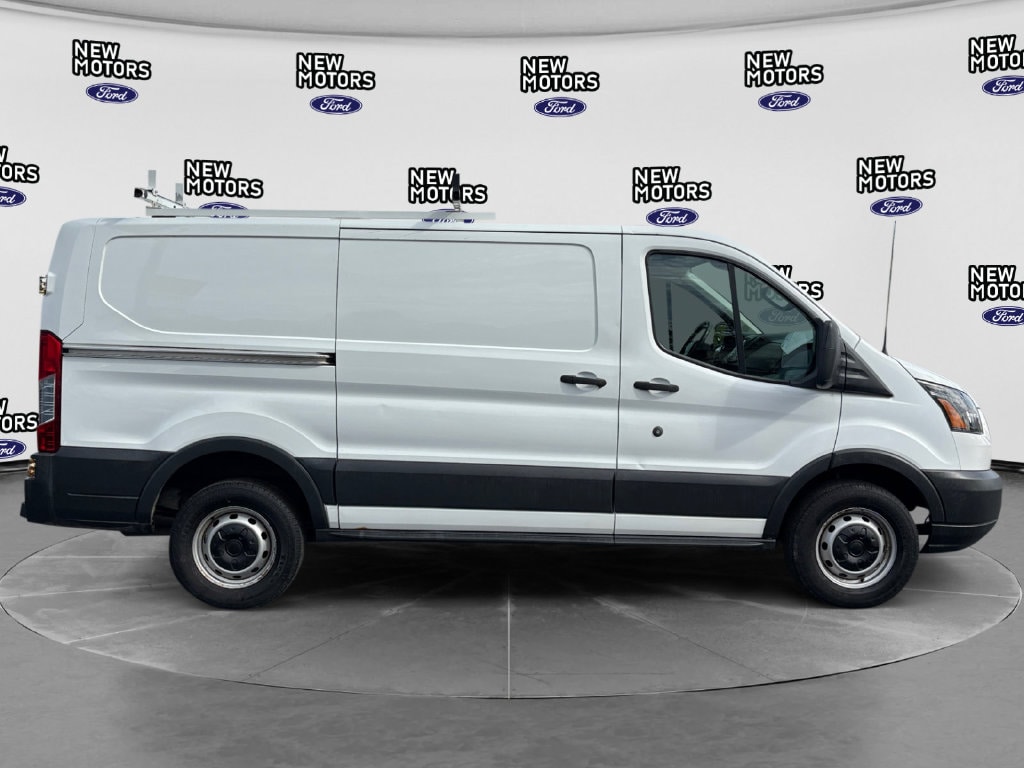 2017 Ford Transit-250 photo 7 of 15