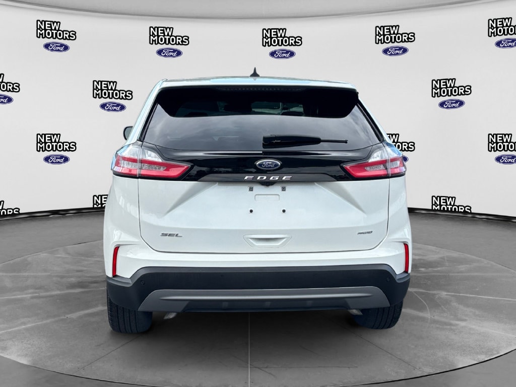2024 Ford Edge photo 4 of 16