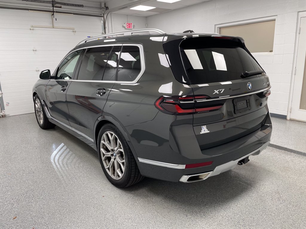 2026 BMW X7 photo 8 of 15