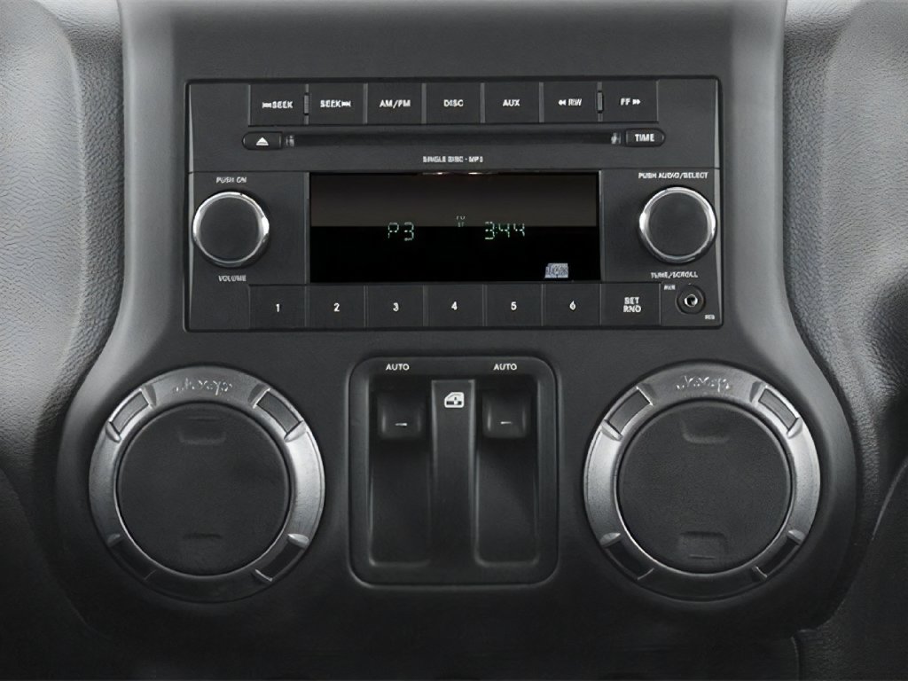 2013 Jeep Wrangler photo 7 of 13