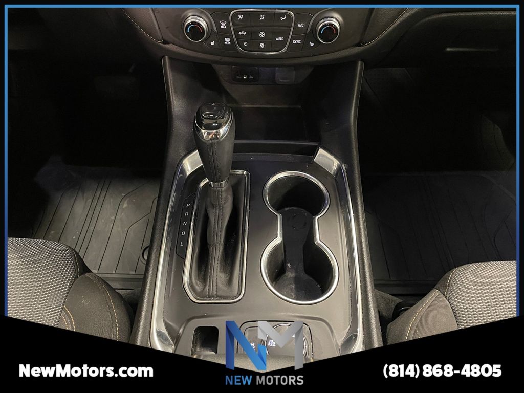 2020 Chevrolet Traverse LT Cloth w/1LT Black Cherry Metallic at Solomon Chevrolet