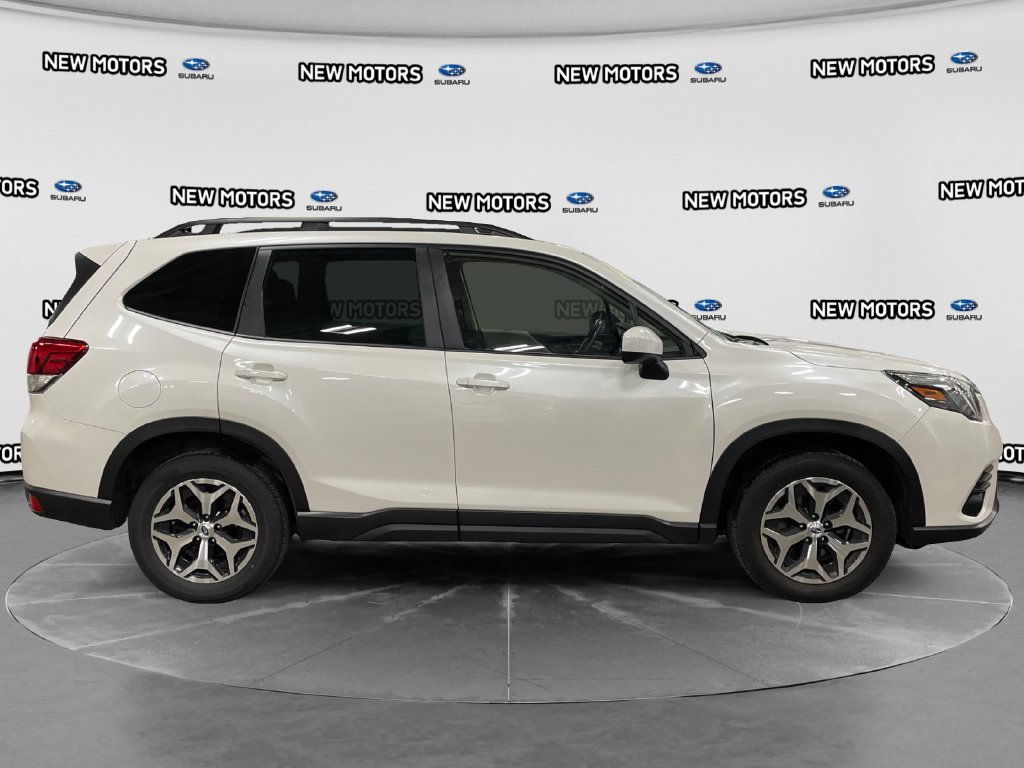 2023 Subaru Forester photo 6 of 17