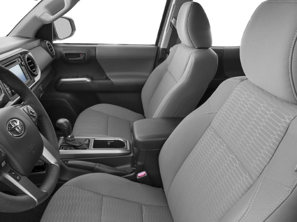 2017 Toyota Tacoma photo 6 of 10