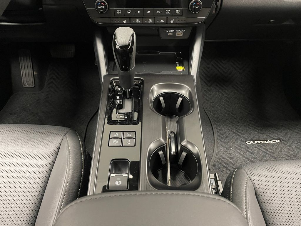 2026 Subaru Outback photo 12 of 17