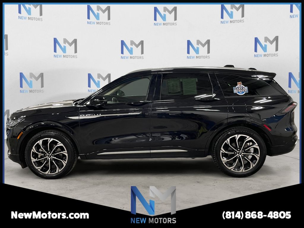 2024 Lincoln Nautilus Reserve - 1