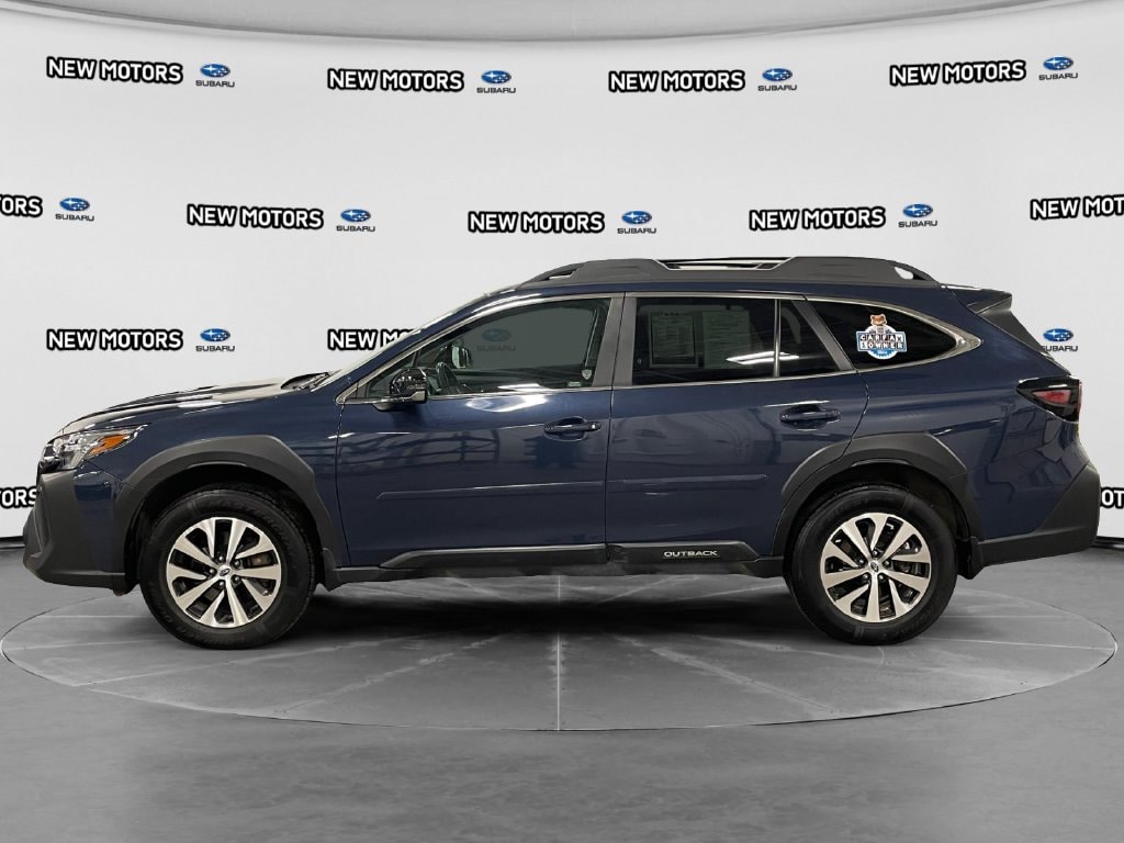 2025 Subaru Outback photo 2 of 15