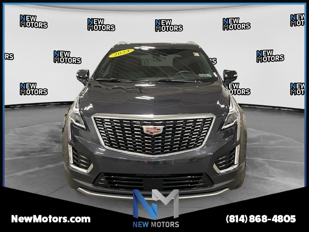 2023 Cadillac XT5 photo 8 of 17
