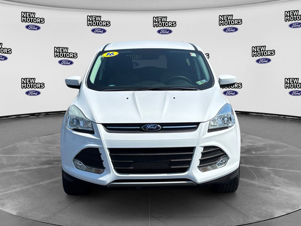 2016 Ford Escape SE Oxford White at Auto Express Rt. 8