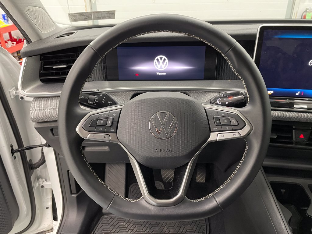 2026 Volkswagen Tiguan photo 6 of 13