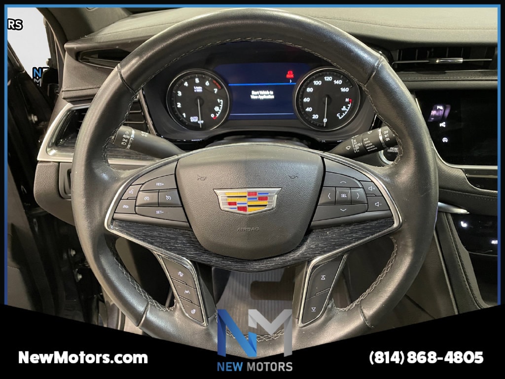 2023 Cadillac XT5 photo 12 of 17