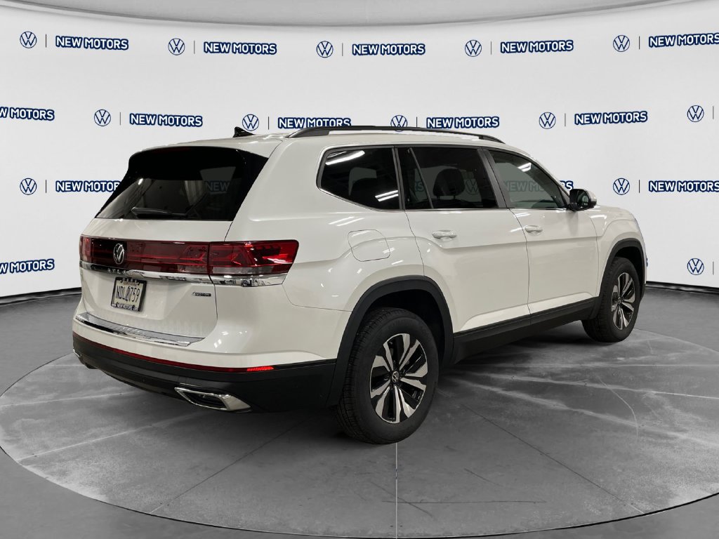 2026 Volkswagen Atlas photo 4 of 13