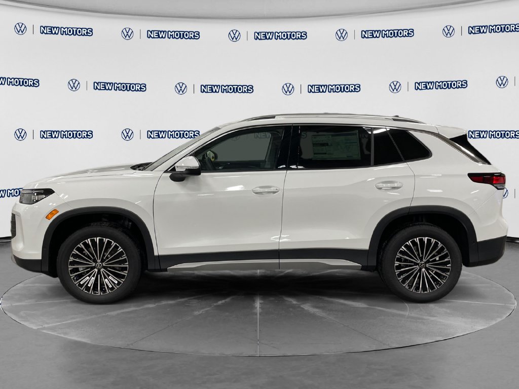 2026 Volkswagen Tiguan photo 2 of 15