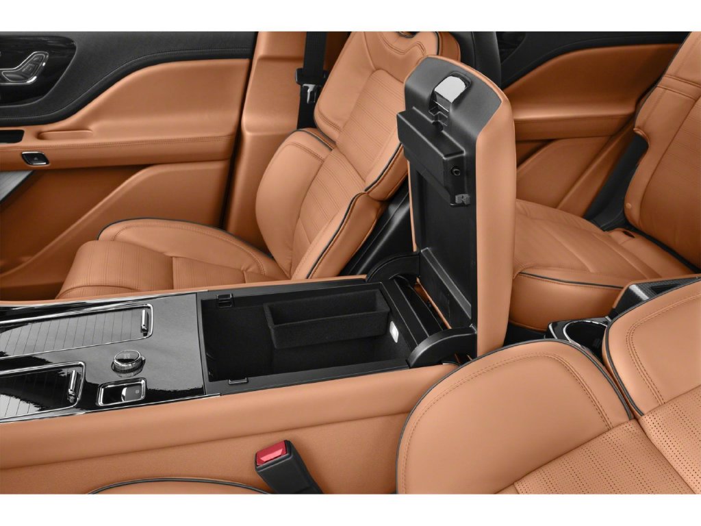 2025 Lincoln Aviator photo 10 of 12