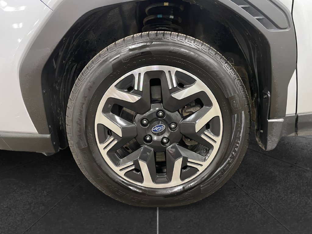 2025 Subaru Forester photo 14 of 17