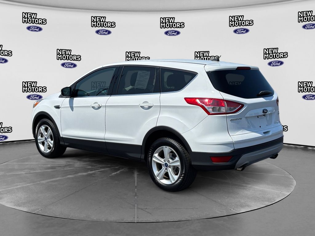2016 Ford Escape SE Oxford White at Auto Express Rt. 8