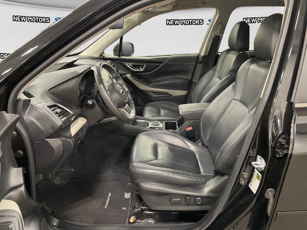 2023 Subaru Forester photo 9 of 17