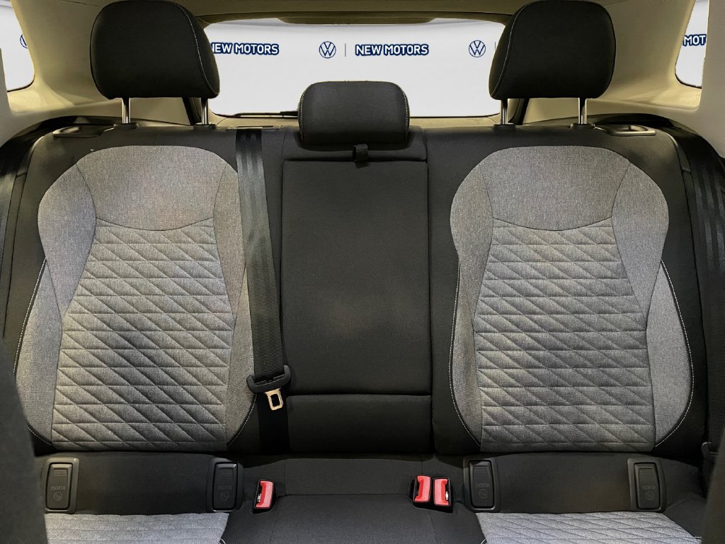 2026 Volkswagen Tiguan photo 13 of 15
