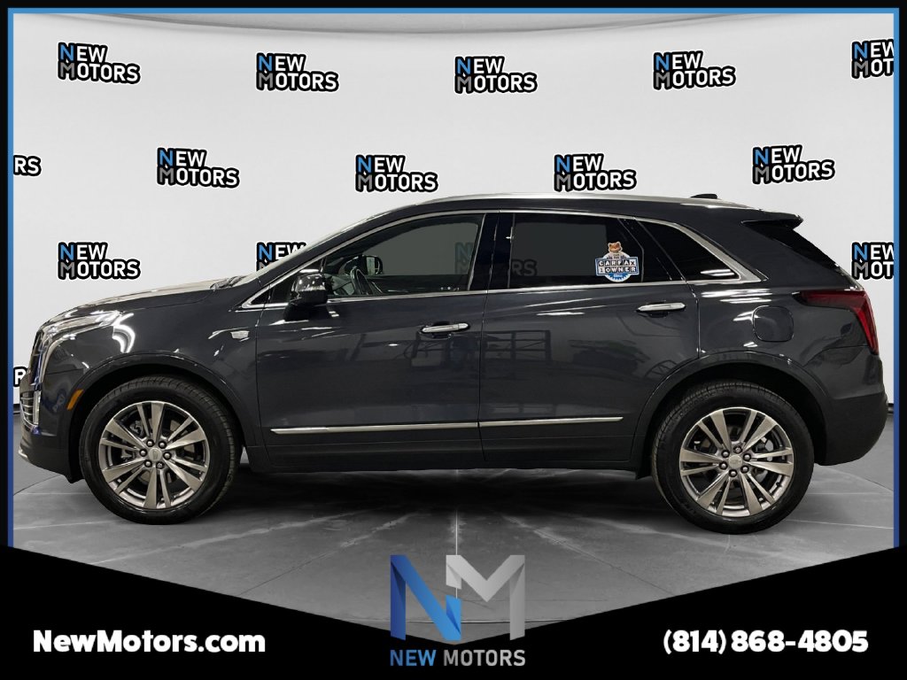 2023 Cadillac XT5 photo 2 of 17