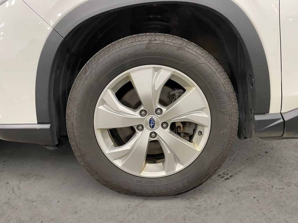 2019 Subaru Ascent Base Model 8-Passenger Crystal White Pearl at New Motors