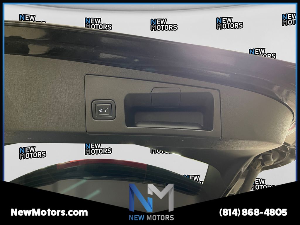 2022 CADILLAC XT5 Sport Stellar Black at New Motors