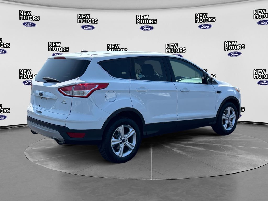 2016 Ford Escape SE Oxford White at Auto Express Rt. 8