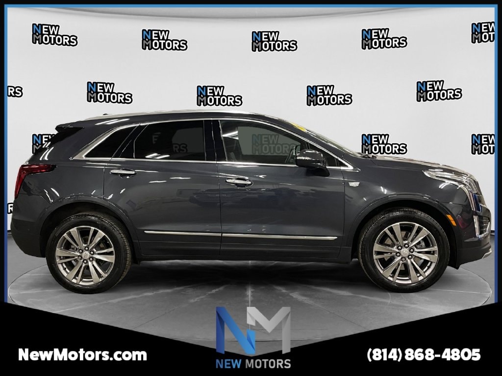 2023 Cadillac XT5 photo 6 of 17