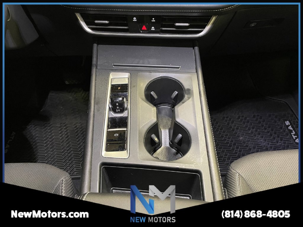 2024 Volkswagen Atlas Cross Sport photo 12 of 16