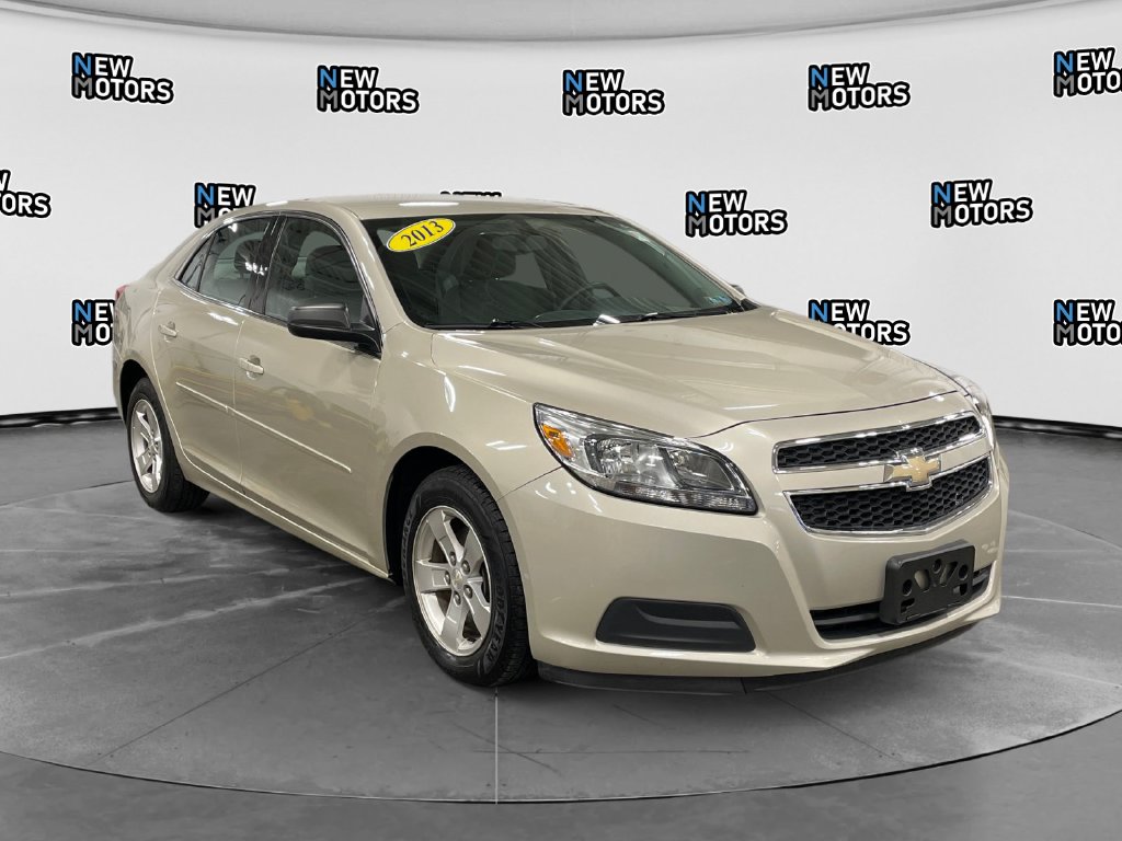 2013 Chevrolet Malibu photo 7 of 15