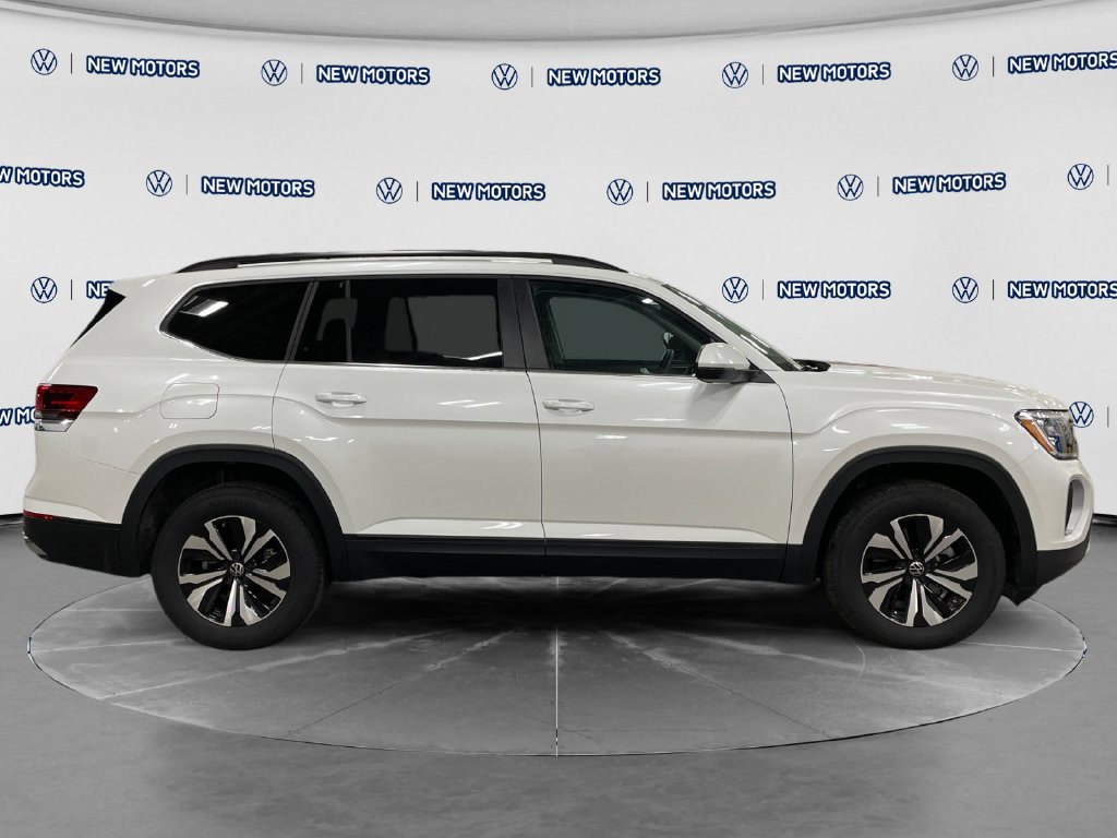 2026 Volkswagen Atlas photo 5 of 13