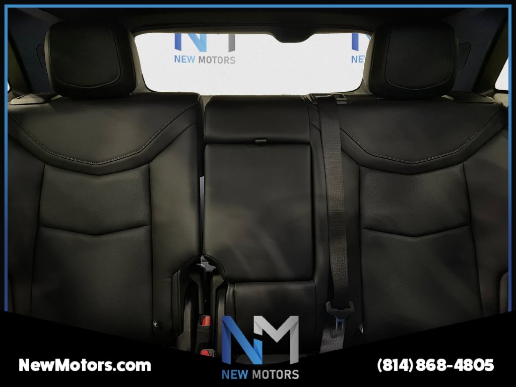 2022 CADILLAC XT5 photo 13 of 17