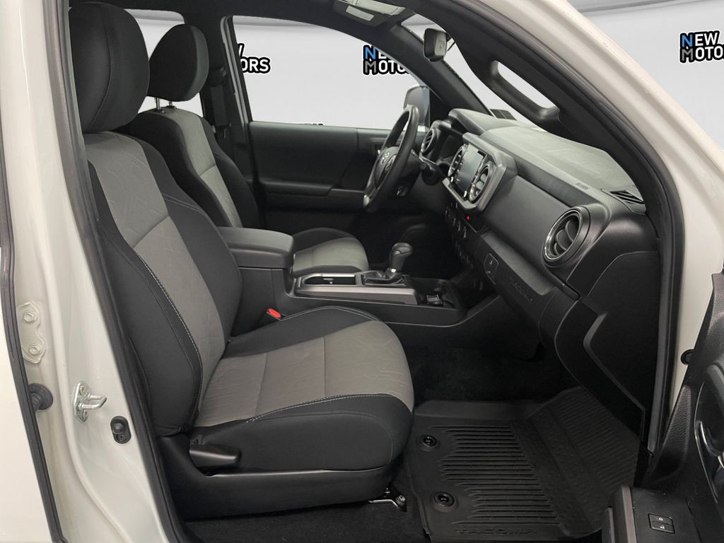 2022 Toyota Tacoma TRD Sport V6 White at Auto Express Rt. 8