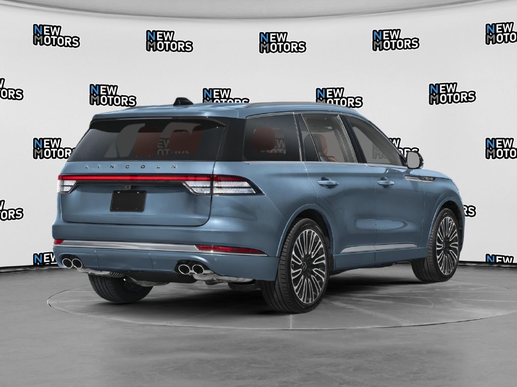 2025 Lincoln Aviator photo 2 of 12