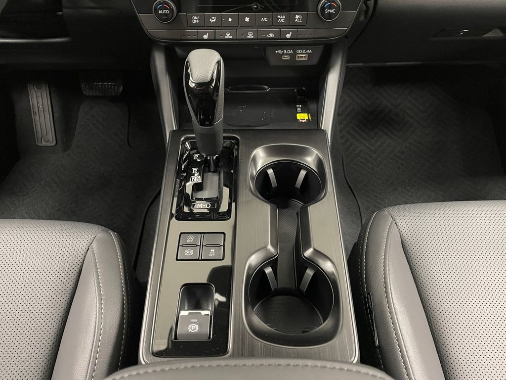 2026 Subaru Outback photo 12 of 16