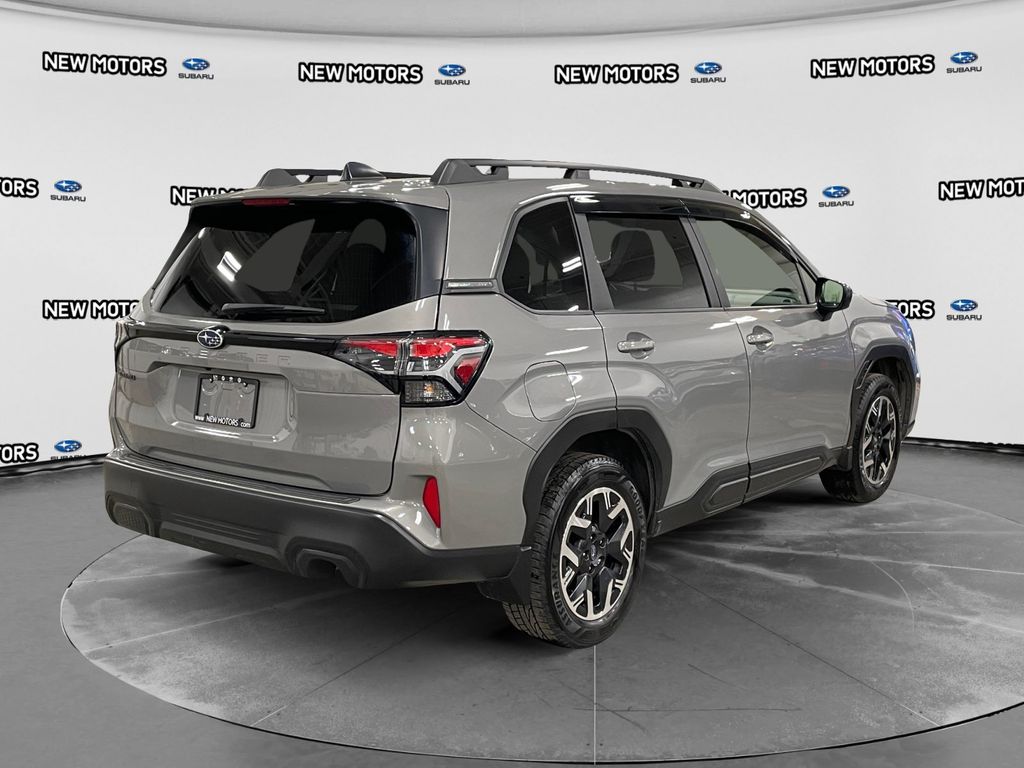 2025 Subaru Forester Premium Pearl at New Motors